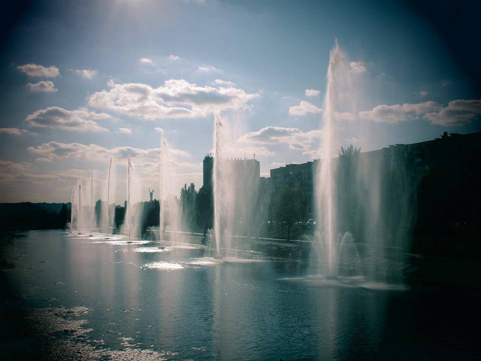 В Киеве возобновили работу фонтанов на Русановском канале