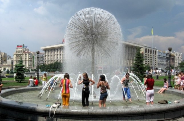 В мае температура воздуха в Киеве превысила климатическую норму почти на 2 градуса