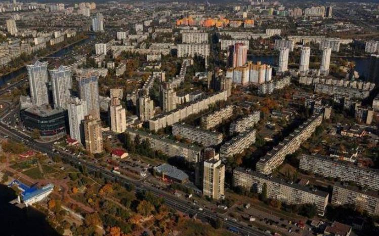Предпринимателя подозревают в самовольном строительстве мойки в санитарно-защитной зоне Днепровского района Киева