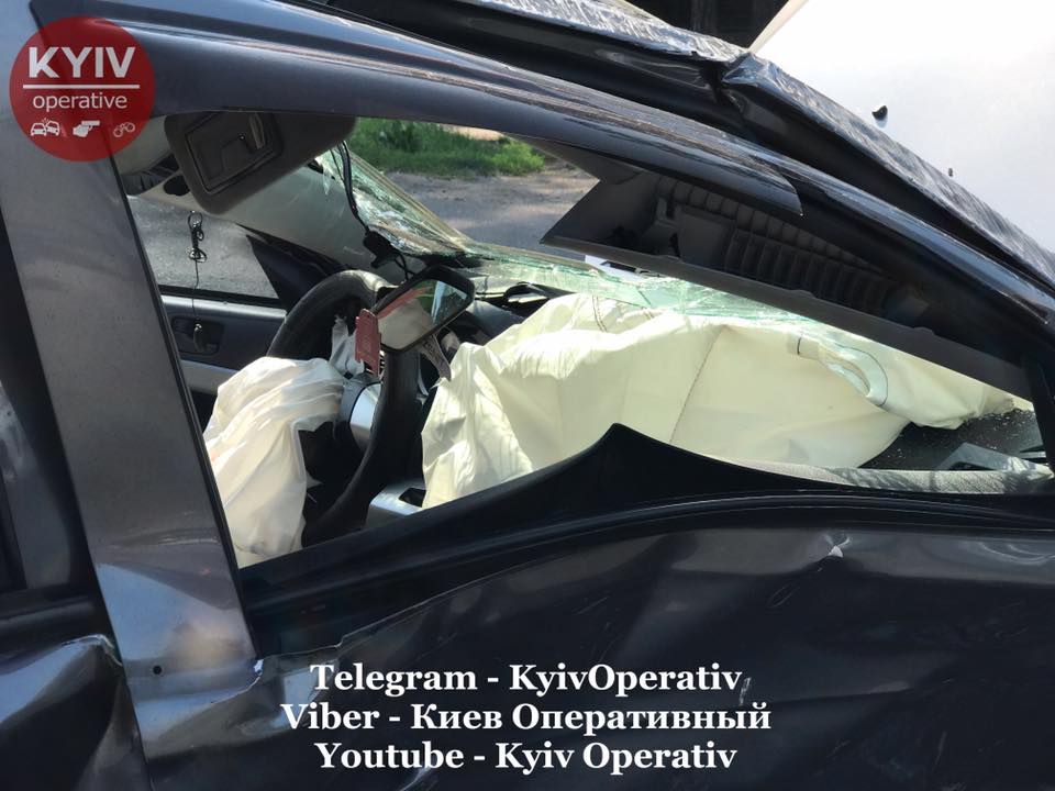В ДТП на Большой окружной в Киеве пострадали 4 человека (фото, видео)