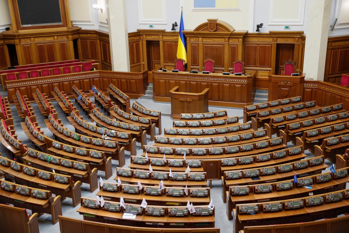 В Украине началось голосование на внеочередных выборах в Верховную Раду
