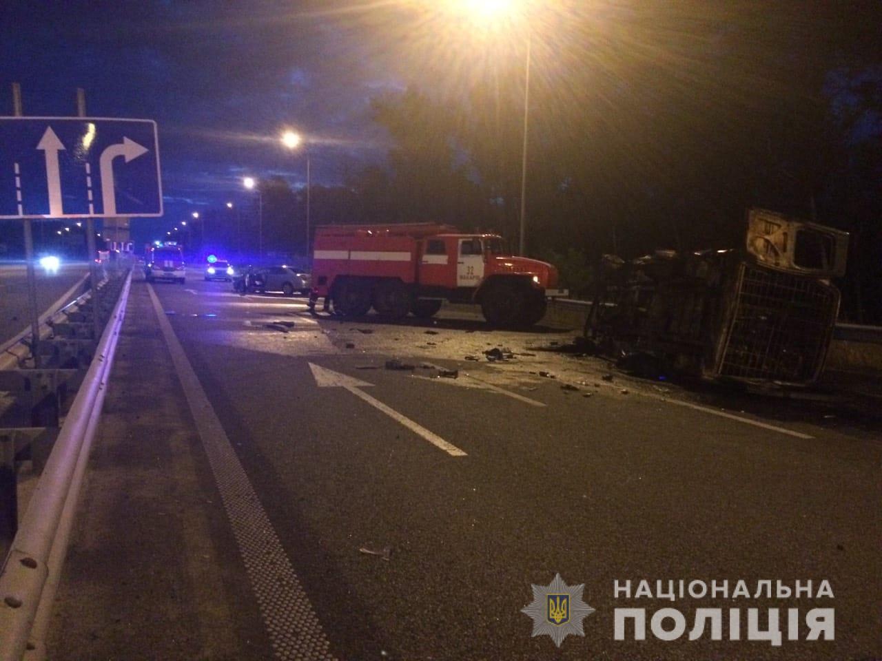 На Киевщине в горящем после ДТП автомобиле погибли двое военных