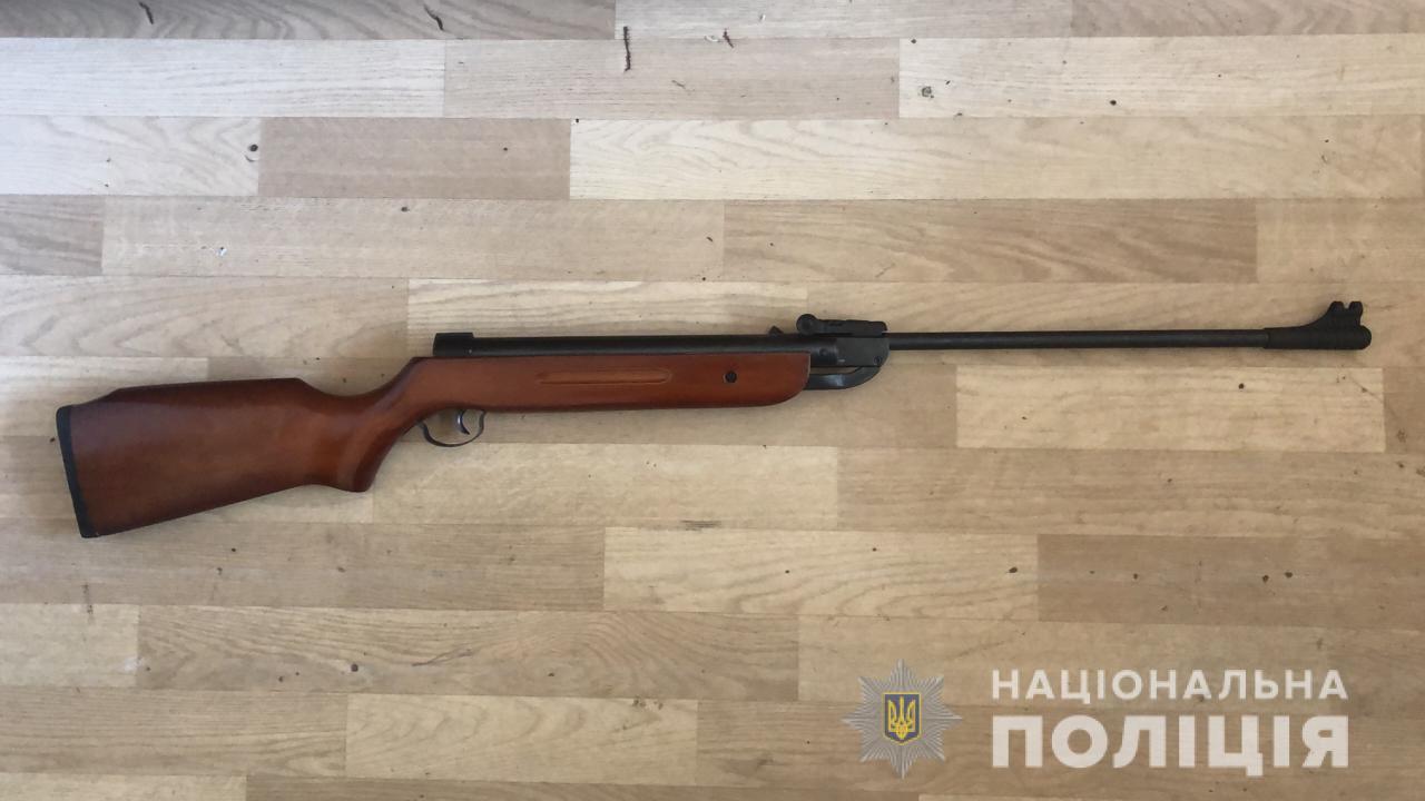 На Киевщине подросток ранил своего двоюродного брата из пневматической винтовки