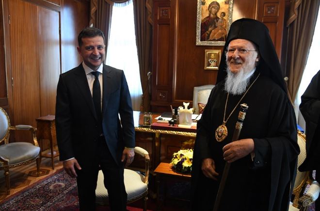 Зеленский и “Зеленый патриарх”: президент Украины встретился с ведущим иерархом православного мира (видео)