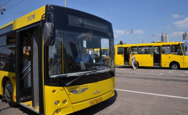 На популярном среди дачников Киева автобусном маршруте появилась новая остановка (схема)