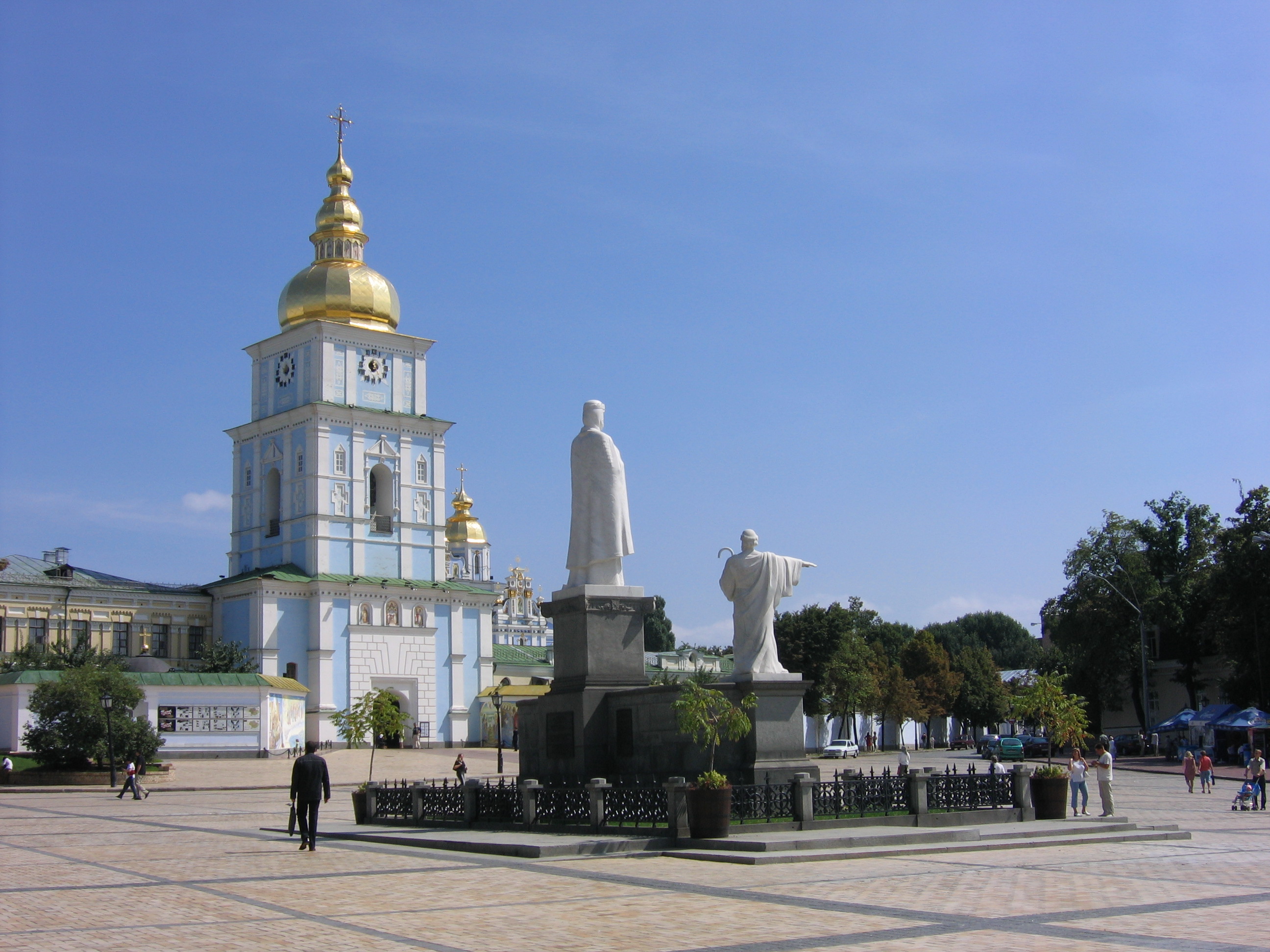 В конце августа на Михайловской площади в Киеве почтят память героев Иловайского плацдарма