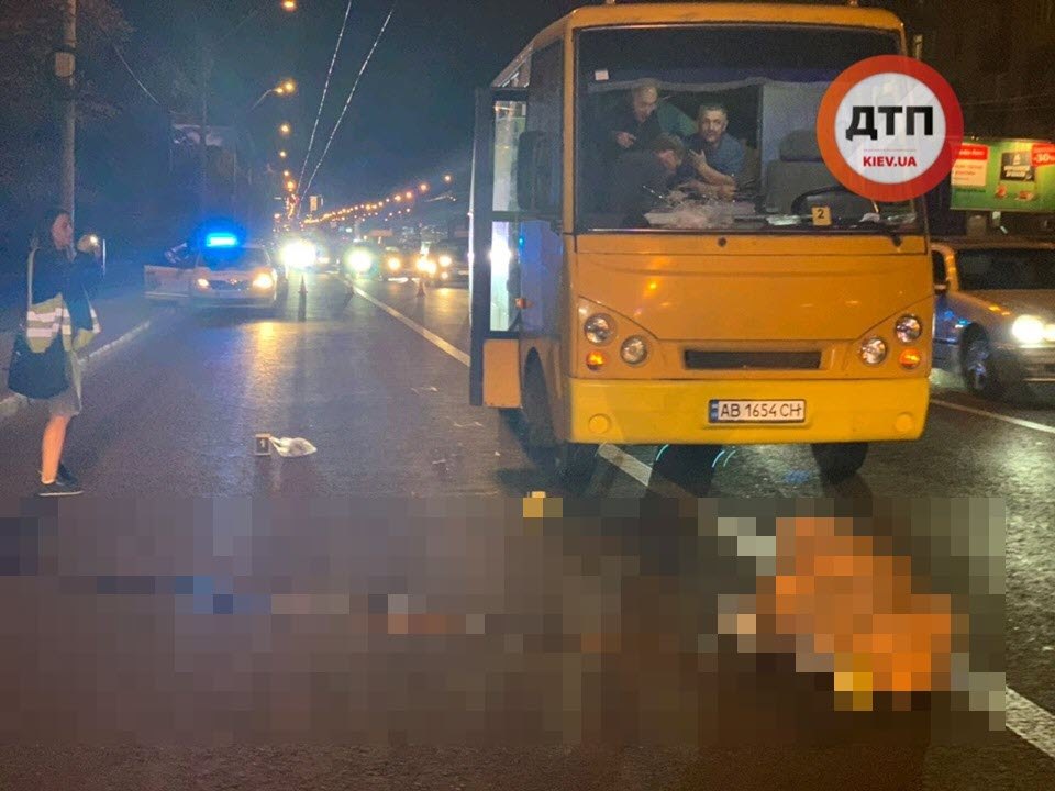 За сутки в Киеве в ДТП пострадали 5 пешеходов, один из них погиб