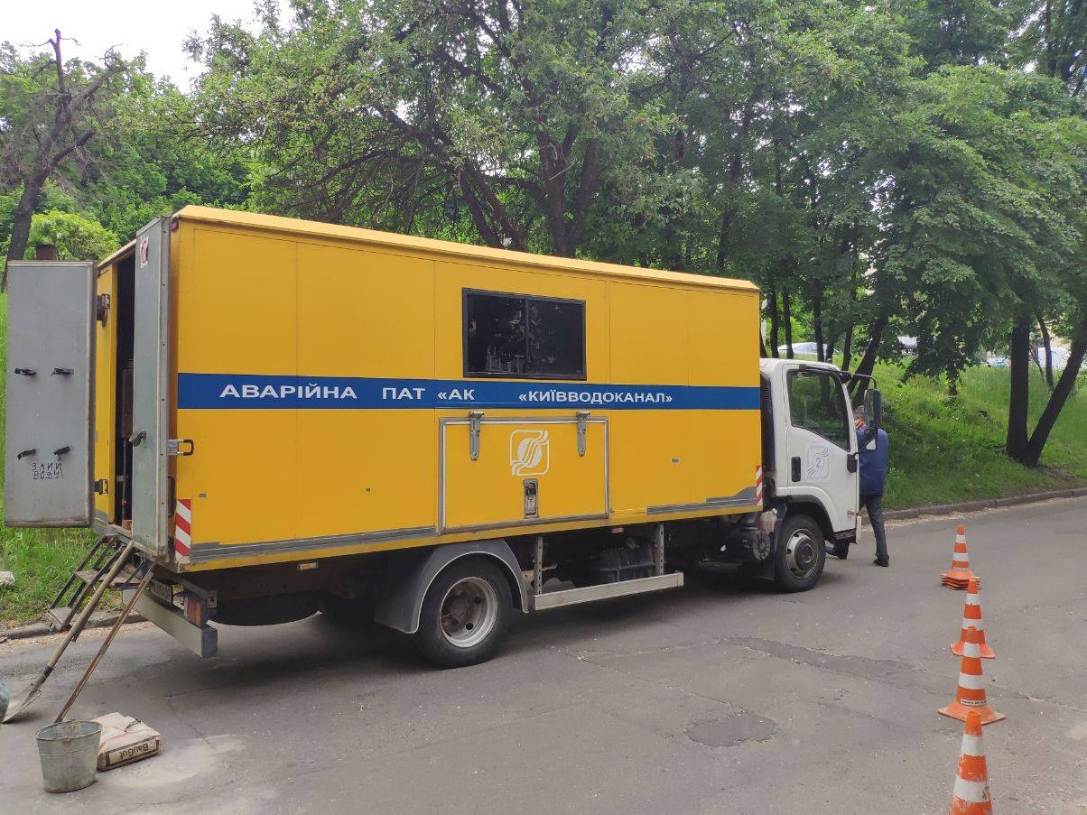 К вечеру вторника жители шести улиц в Киеве остались без водоснабжения из-за аварий (адреса)