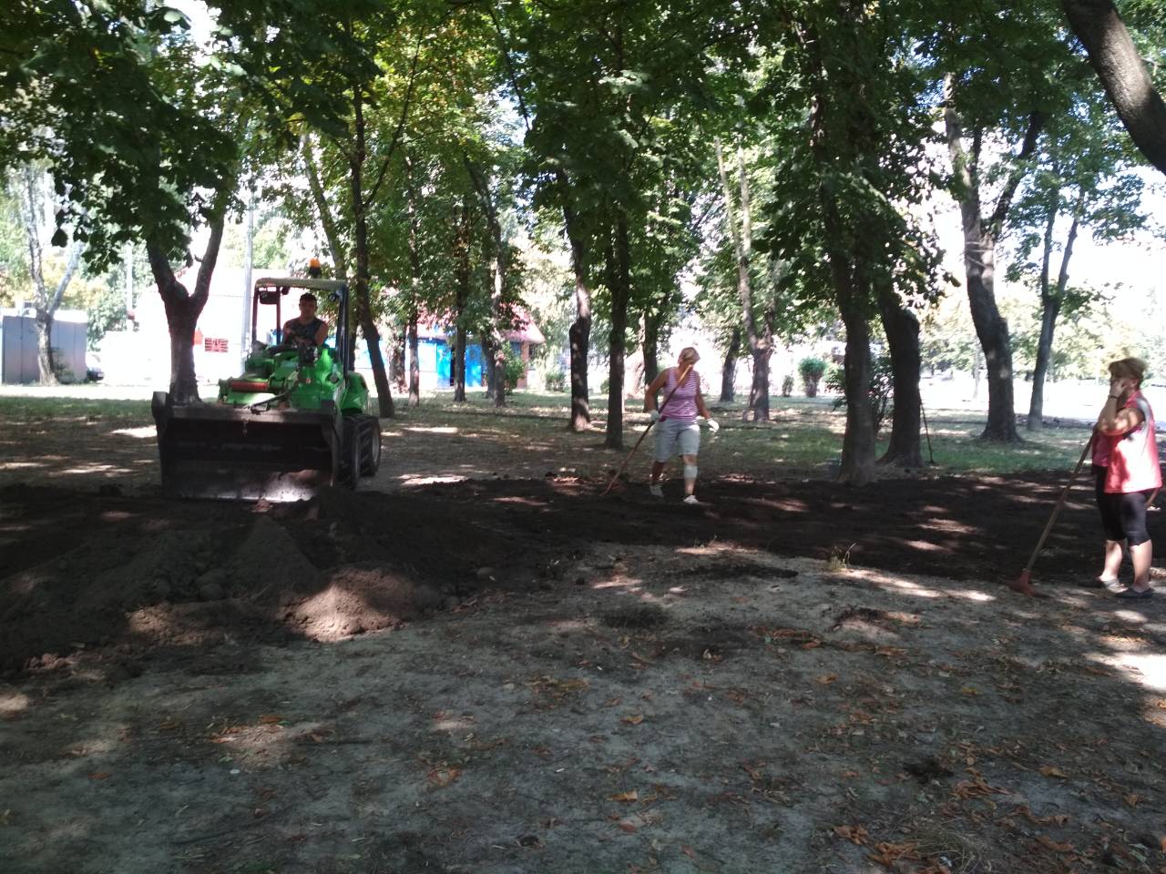 “Киевзеленстрой” подозревают в “распиле” почти 5 млн гривен на ремонте парка имени Генерала Потапова