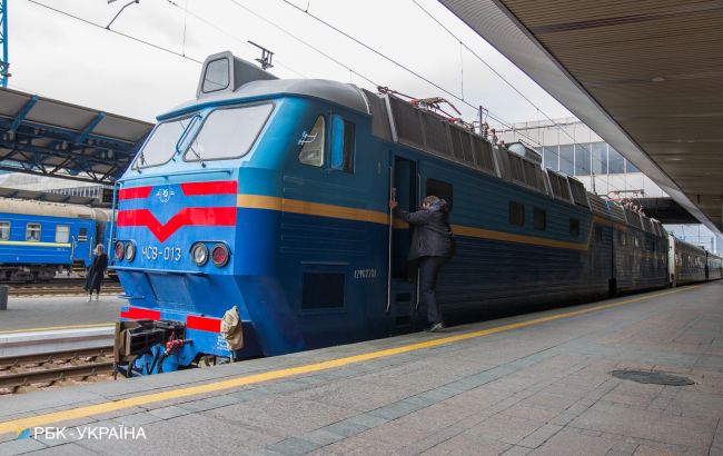 Поезд из Киева в Ивано-Франковск продлили до Черновцов