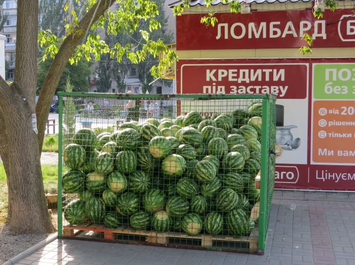В девяти районах Киева снесут 19 самовольно установленных торговых клеток (адреса)