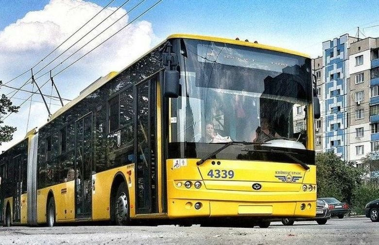 Киевские власти решили реконструировать троллейбусную контактную сеть на Виноградаре