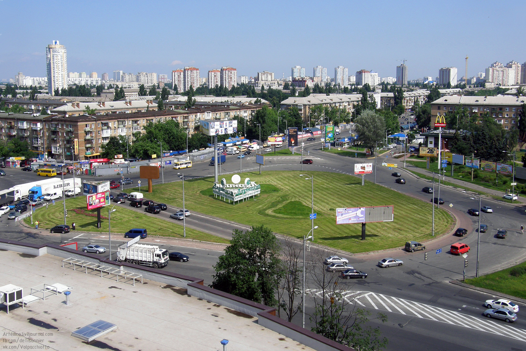 В ночь на 19 и 20 октября будет частично перекрыта Дарницкая площадь в Киеве (схемы объезда)