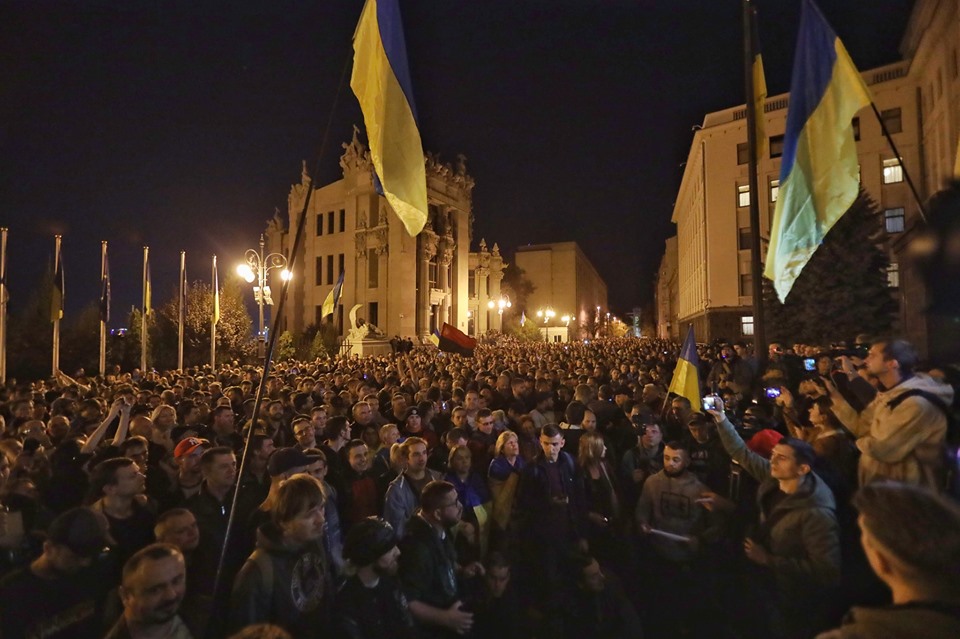 В центре Киева проходит акция “Нет капитуляции” (фото, видео)