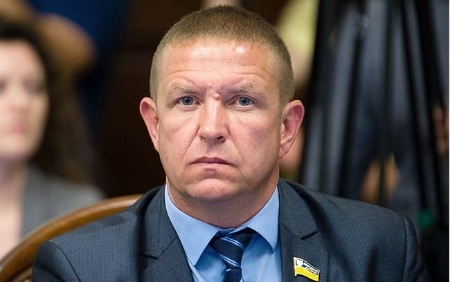 Нардеп из “Европейской солидарности” просит Кличко уволить из столичного КП помощницу нардепа от “Слуги народа”