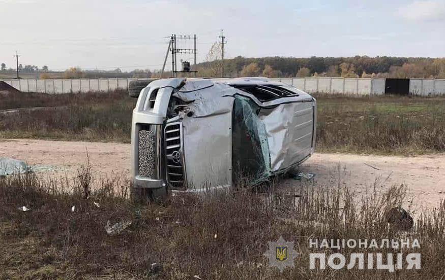 На Киевщине 14-летний парень разбился на угнанном у родителей внедорожнике (фото, видео)