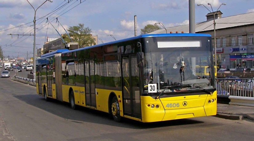 В Киеве в ночь на 30 октября вводится сокращенный режим работы троллейбусов №30