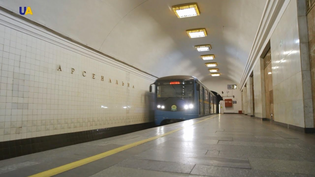 Станция метро “Арсенальная” закрыта на вход из-за неисправности эскалатора