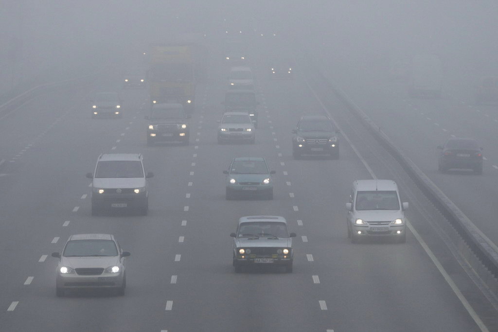Водителей предупреждают о возможном сильном тумане в Киеве в ночь на завтра, 8 ноября