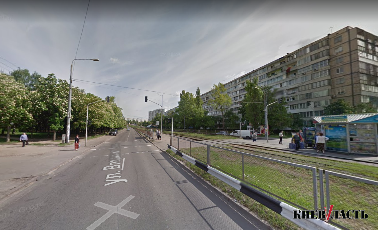 Около остановки трамвая на улице Владимира Покотило планируют оборудовать приподнятый пешеходный переход