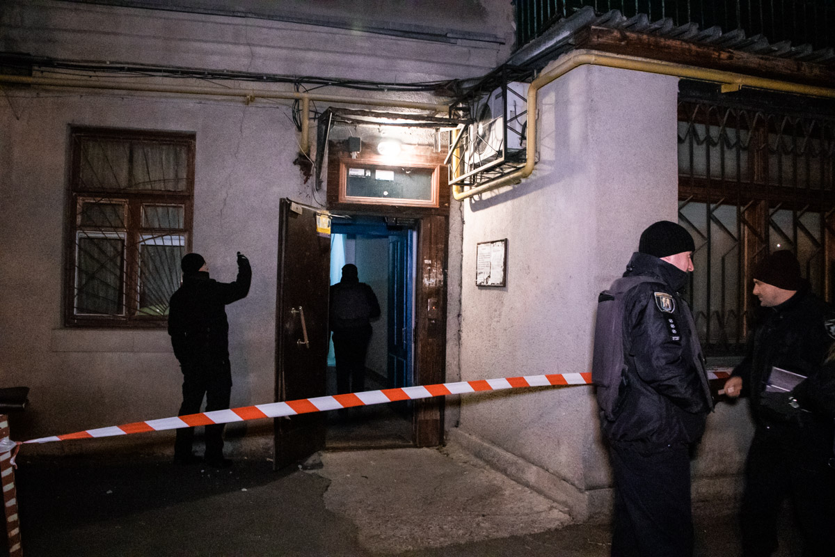 Мощный взрыв прогремел ночью в жилом доме на улице Олеся Гончара в Киеве (фото, видео)