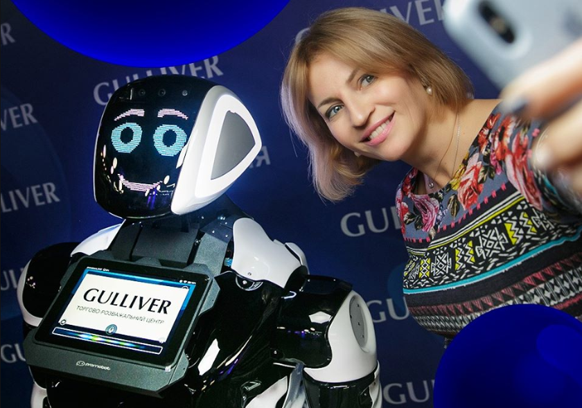 На “Черную пятницу” в ТРЦ Gulliver придет Робот-Гулливер