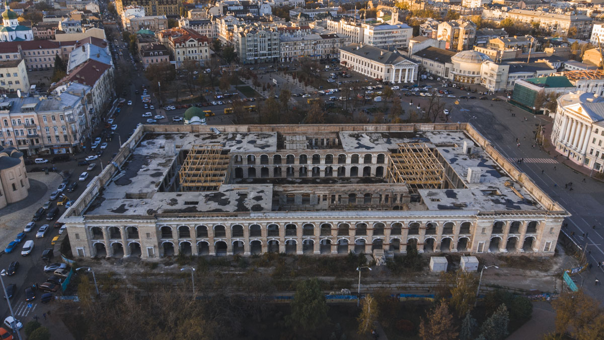 Киевсовет просит Кабмин безотлагательно рассмотреть передачу Гостиного двора в собственность территориальной общины Киева