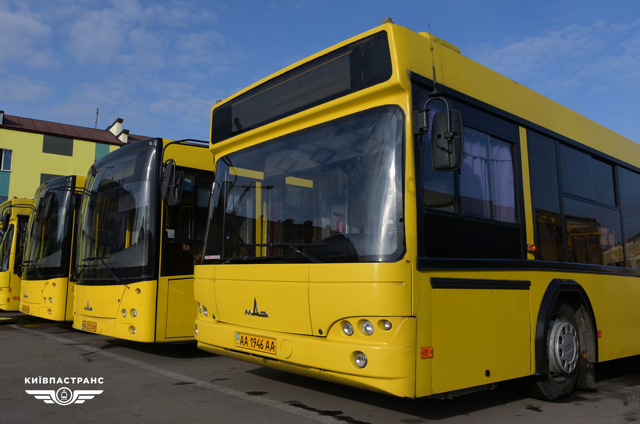 Завтра, 28 декабря, столичные власти обещают пустить три автобусных маршрута через Шулявский путепровод