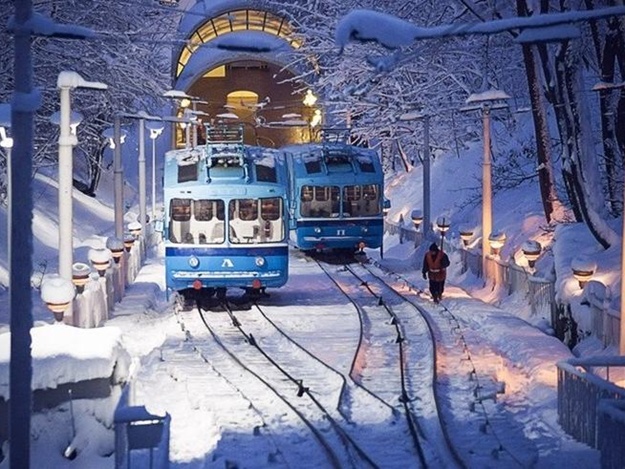 В Киеве в новогоднюю ночь на три часа продлят работу общественного транспорта