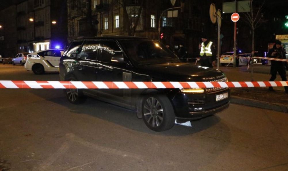 В центре Киева расстреляли автомобиль депутата Киевоблсовета Соболева, погиб его трехлетний сын (фото)