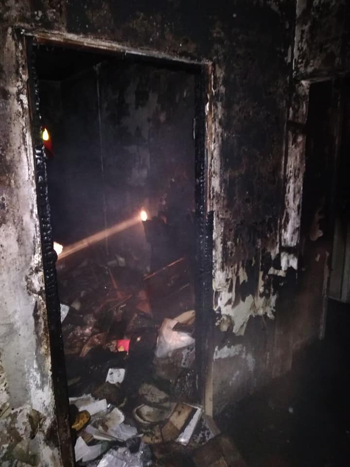 Тела двух человек нашли при ликвидации пожара в многоэтажке в Подольском районе Киева (фото, видео)