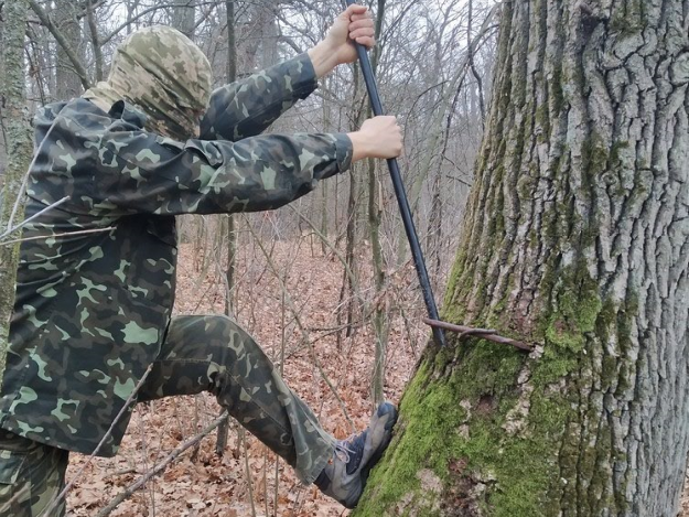 На территории заказника в Киеве обнаружили два подготовленных места для браконьерской охоты (фото)