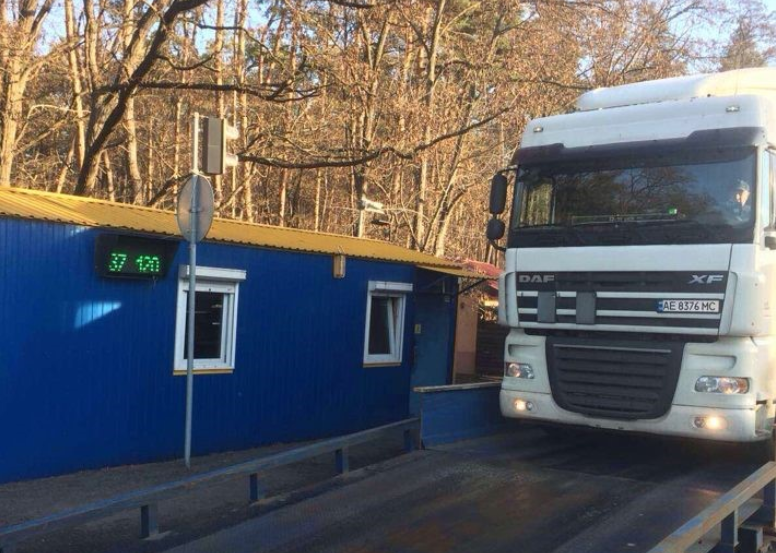 За неделю на въездах в Киев обнаружили более полусотни перегруженных фур