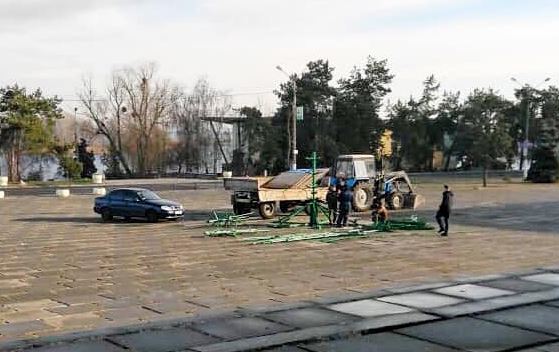 Власти Украинки анонсировали открытие 15 декабря главной городской елки