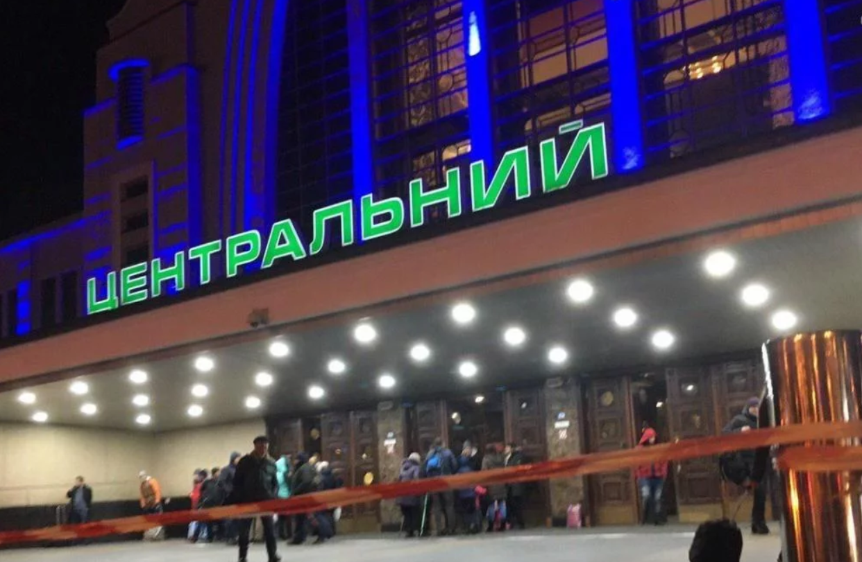 В Киеве снова заминировали Центральный железнодорожный вокзал