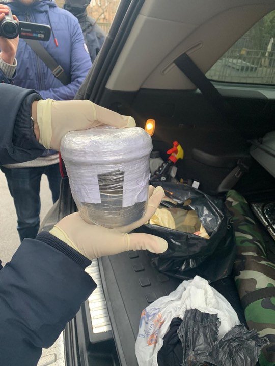 При попытке продать 10 кг похожего на ртуть вещества в Киеве задержали приезжего мужчину