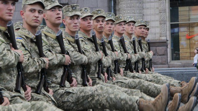 Призывать на срочную военную службу в 2020 году снова будут с 18 лет