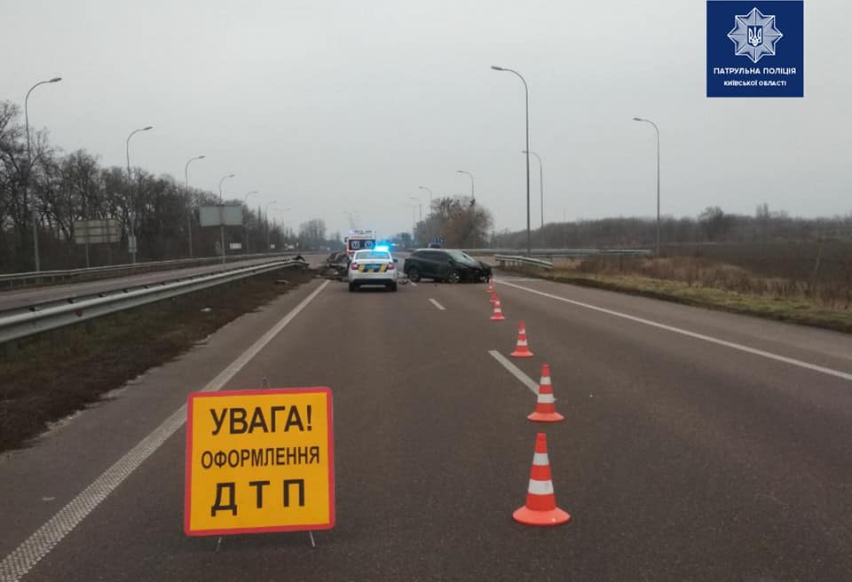 На Киевщине на автодороге Киев-Харьков-Должанский произошла серьезная авария (фото)