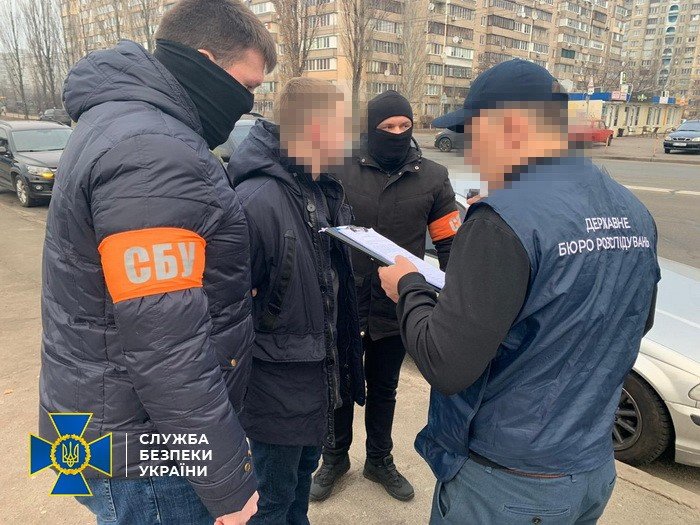 Еще один полицейский в Киеве попался на взятке