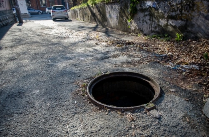 В 2019 году в Киеве украли вдвое меньше канализационных люков, чем годом ранее