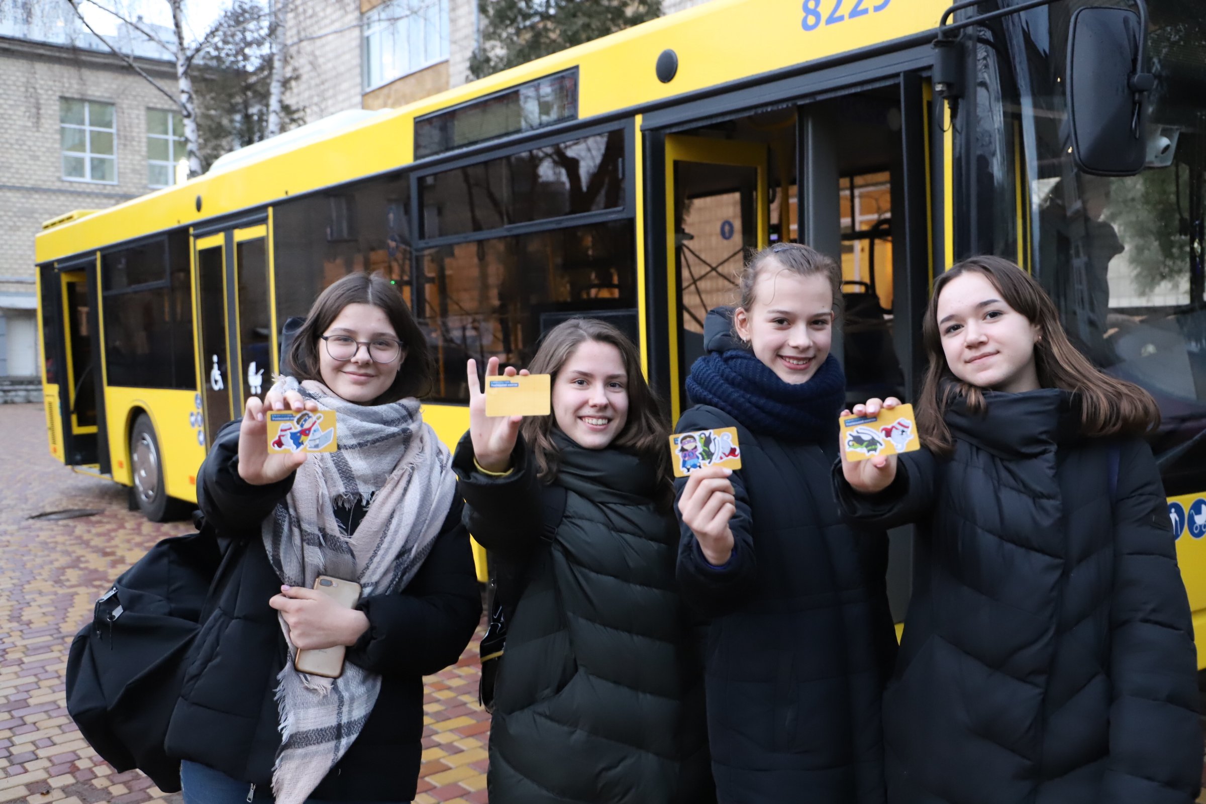 Пилотный проект по использованию электронных ученических билетов стартовал в Киеве