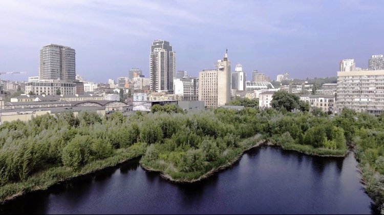 Киевляне предлагают создать на месте бывшего трамвайного депо в центре столицы парк с озером