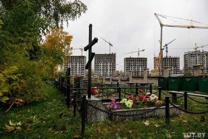 В ДПТ Дарницкого района один из планируемых к строительству жилых домов расположили в опасной близости к кладбищу