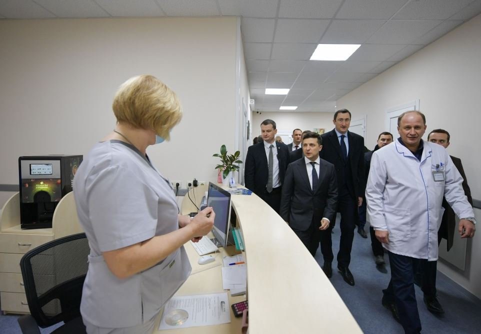 Зеленский пообещал до июля 2020 года закончить ремонт Бориспольской многопрофильной больницы (фото)