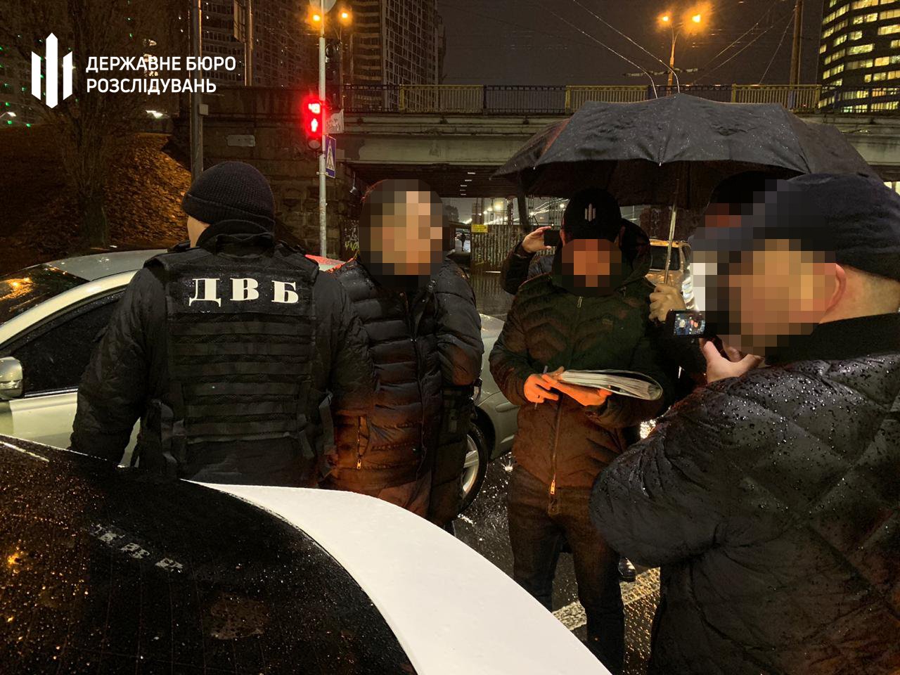 При получении взятки в Киеве задержан следователь Оболонского управления полиции (фото)