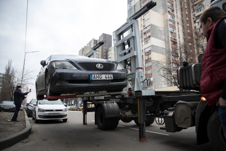 Власти Киева открыли “единое окно” для оформления возврата эвакуированных на штрафплощадку автомобилей