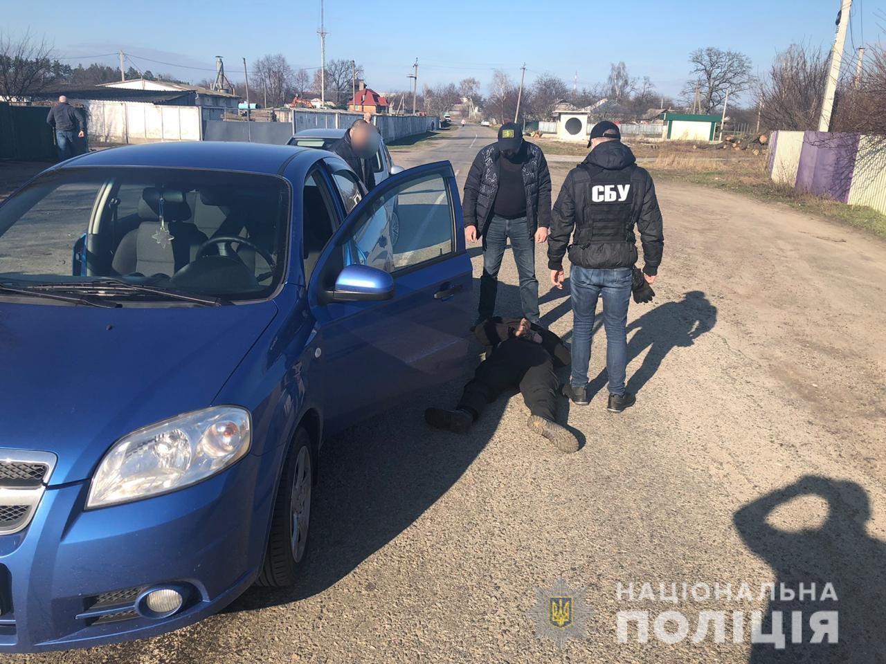 На Киевщине задержали очередного полицейского за взятку с предпринимателя