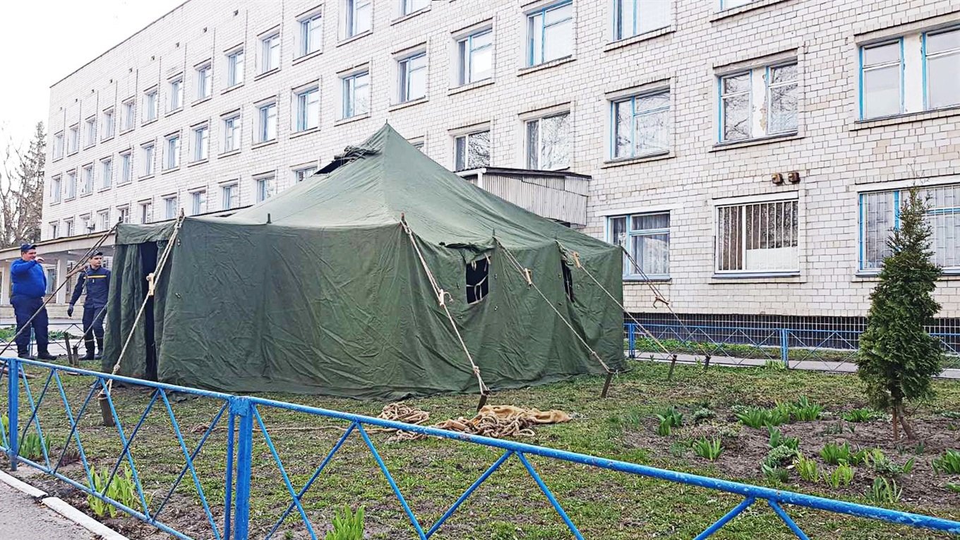 На Киевщине возле больниц начали устанавливать палатки для сортировки заболевших COVID-19 (фото)