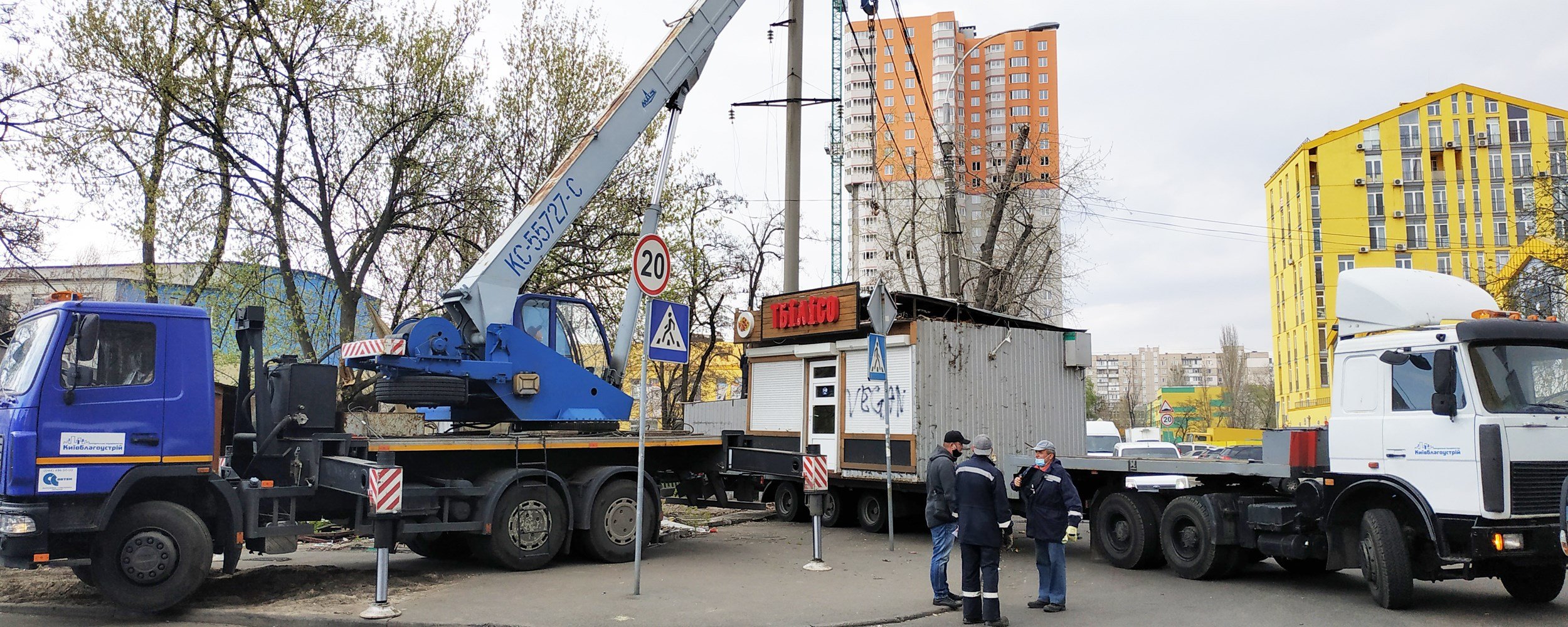 Киевские коммунальщики на прошлой неделе демонтировали 177 временных сооружений (инфографика)