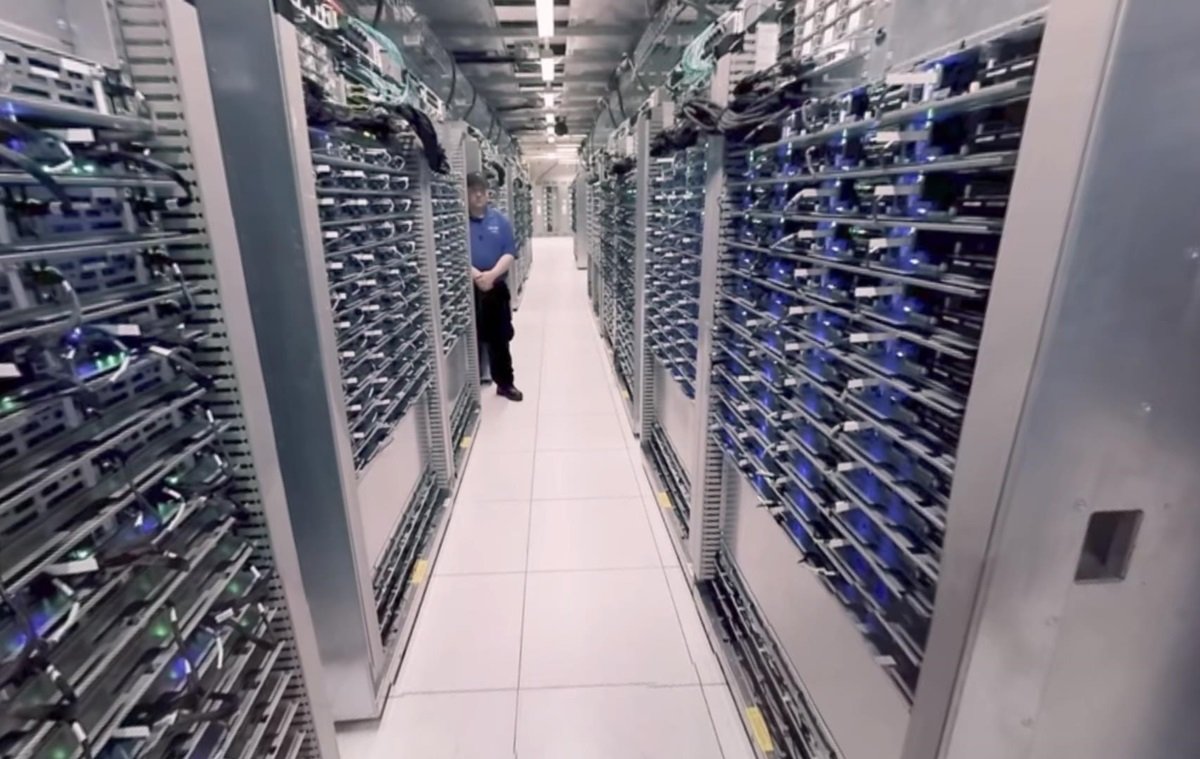 КП “Информатика” до конца года будет пользоваться серверами частной фирмы за 10,5 млн гривен